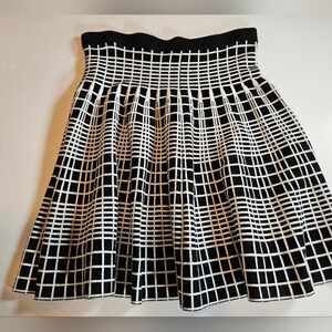 Chelsea& theodore L black/white pattern knit circle/ skater skirt pull on